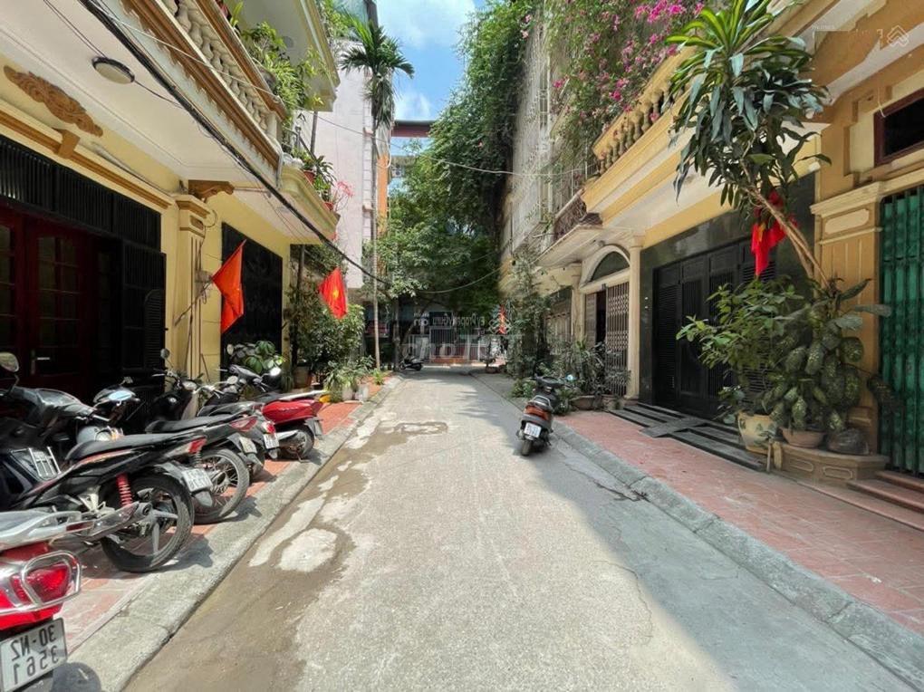 Nhà cho thuê ngõ 125 Trung Kính - 50M x 5 tầng - Giá chỉ 23 triệu/th