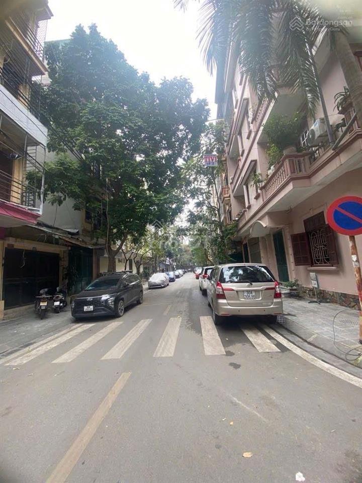Cho thuê nhà ngõ 125 Trung Kính,  Diện tích 55m2 x 6 tầng có Thang Máy