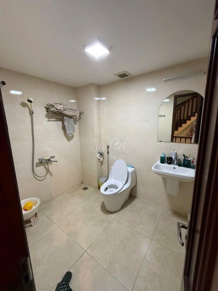Nhà liền kề ngõ 37 phố Trần Kim Xuyến, 75M x 5 tầng nhà đẹp, đủ đồ Nt