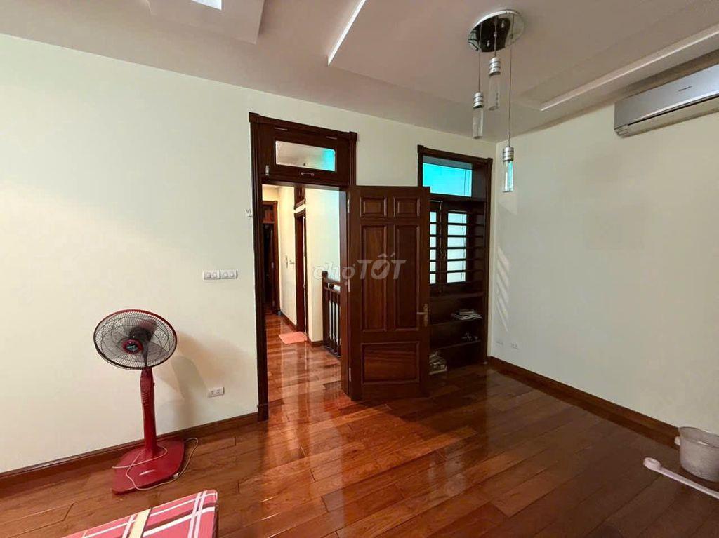 Nhà liền kề ngõ 37 phố Trần Kim Xuyến, 75M x 5 tầng nhà đẹp, đủ đồ Nt