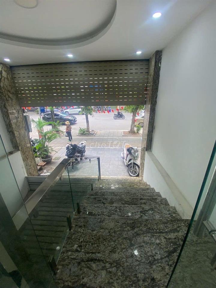 Nhà mặt phố Trần Đăng Ninh- Dt 70M x 7 Tầng 1 hầm xây thông, Thang máy