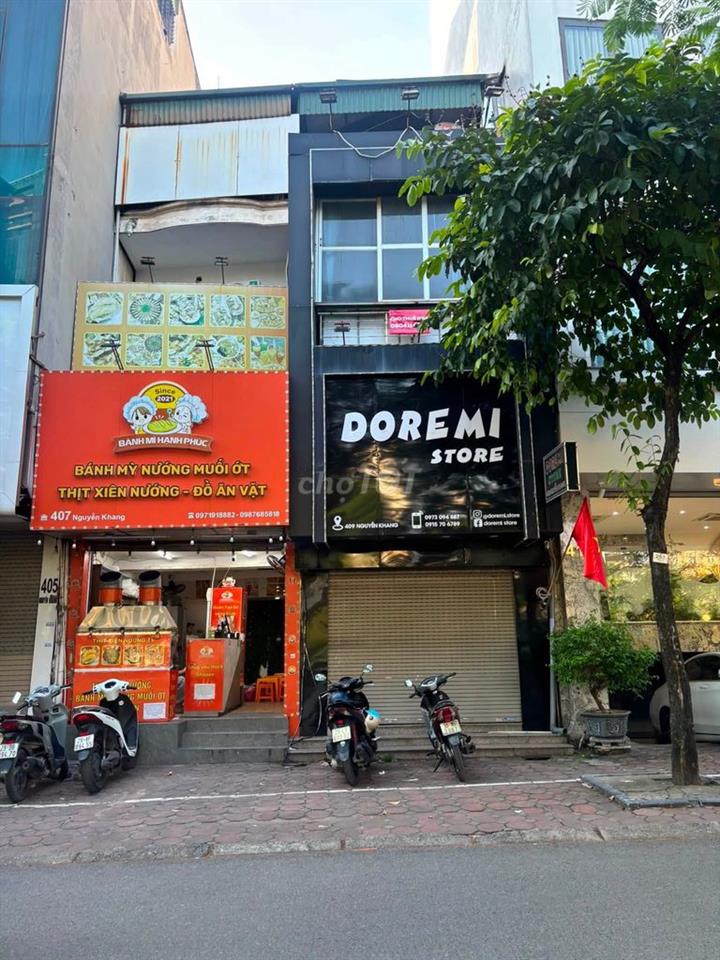 Nhà  mặt phố Nguyễn Khang , Dt 40m2 x 3 tầng kinh doanh mọi loại hình