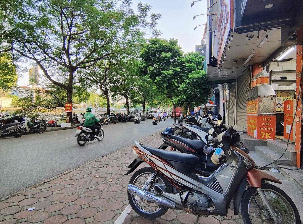 Nhà  mặt phố Nguyễn Khang , Dt 40m2 x 3 tầng kinh doanh mọi loại hình