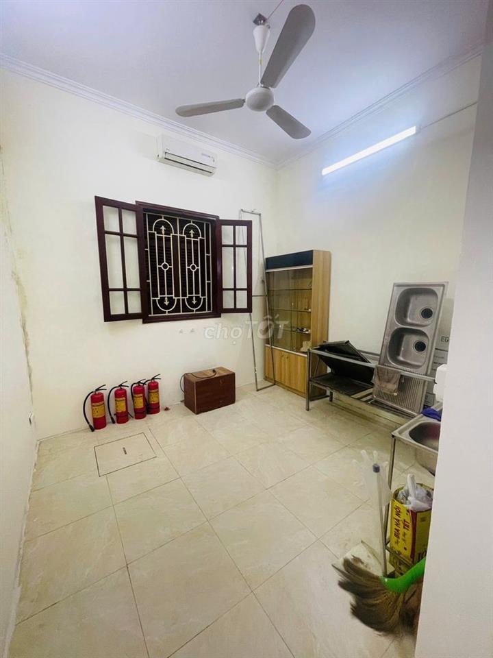 Nhà ngõ 2 Trung Kính, Dt 48m2 x 5 tầng , đường trước nhà rộng để ô tô