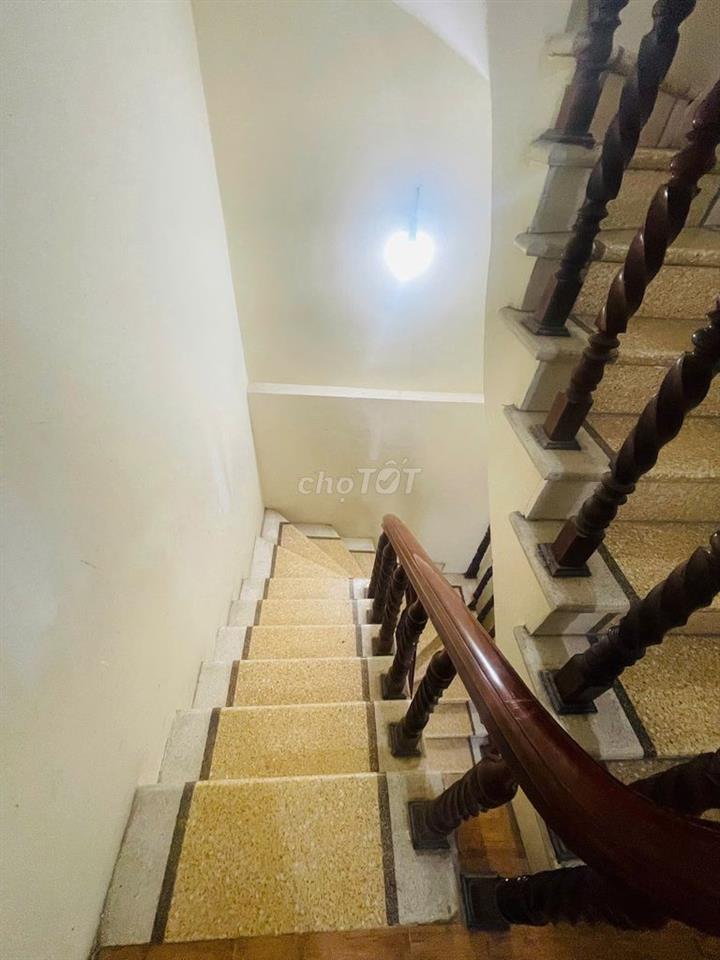 Nhà ngõ 2 Trung Kính, Dt 48m2 x 5 tầng , đường trước nhà rộng để ô tô