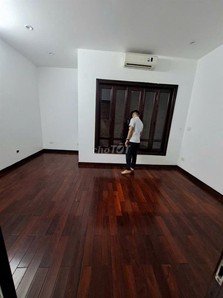 Cho thuê nhà ngõ 40 Trung Kính - DT 70m2 x 5 tầng đường rộng có hè