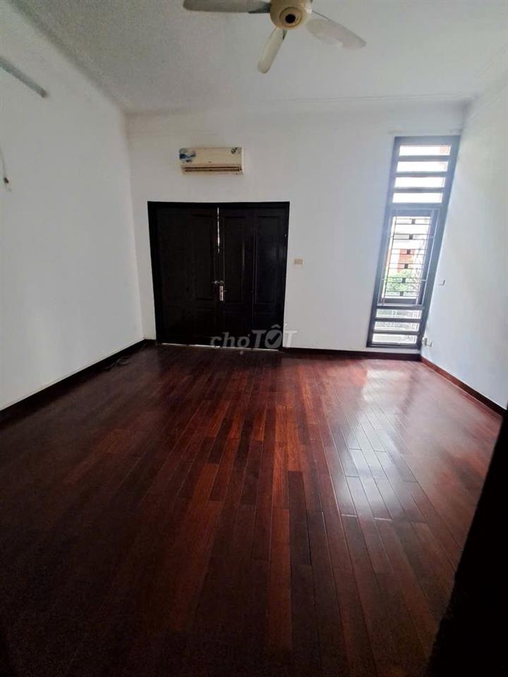 Cho thuê nhà ngõ 40 Trung Kính - DT 70m2 x 5 tầng đường rộng có hè
