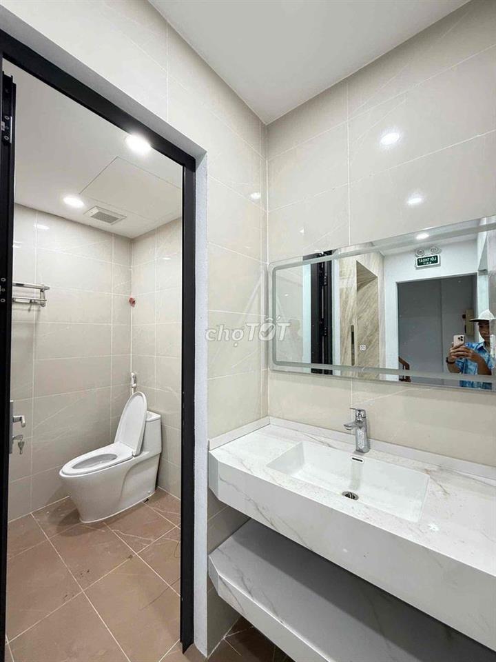 Nhà mới ngõ 80 Trung Kính - DT 75M x 4 Tầng 1 Hầm Thông sàn, Thang Máy