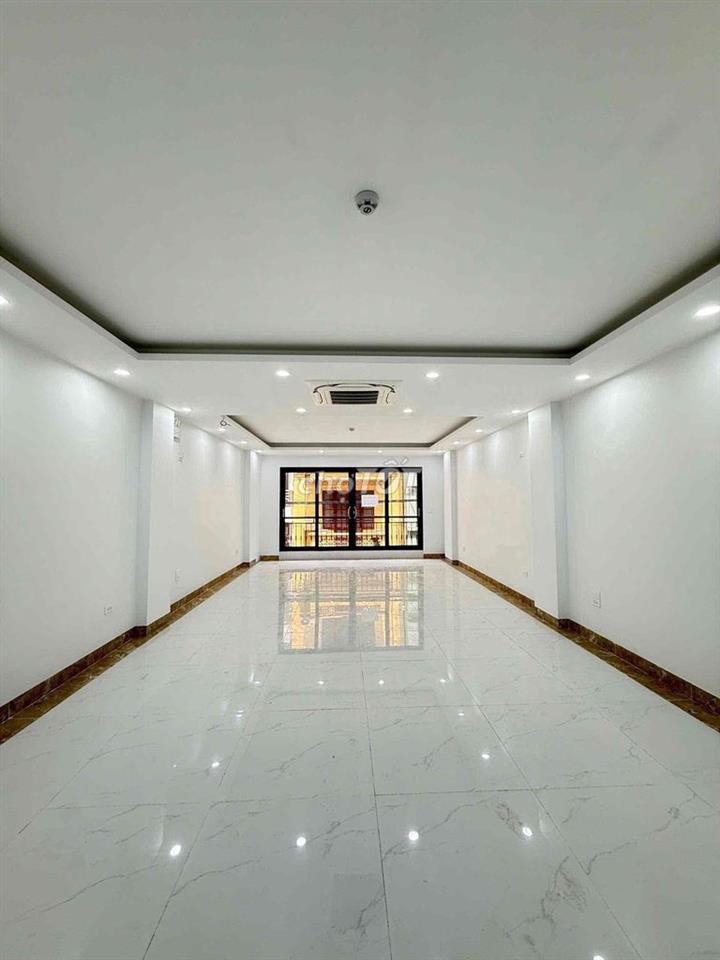 Nhà mới ngõ 80 Trung Kính - DT 75M x 4 Tầng 1 Hầm Thông sàn, Thang Máy
