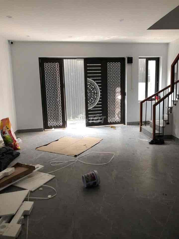 Cho thuê nhà 3 tầng mới tinh full đồ ngõ 343 An Dương Vương