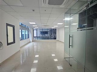 Cho thuê văn phòng 65m2, thiết kế thông sàn, 02 mặt thoáng