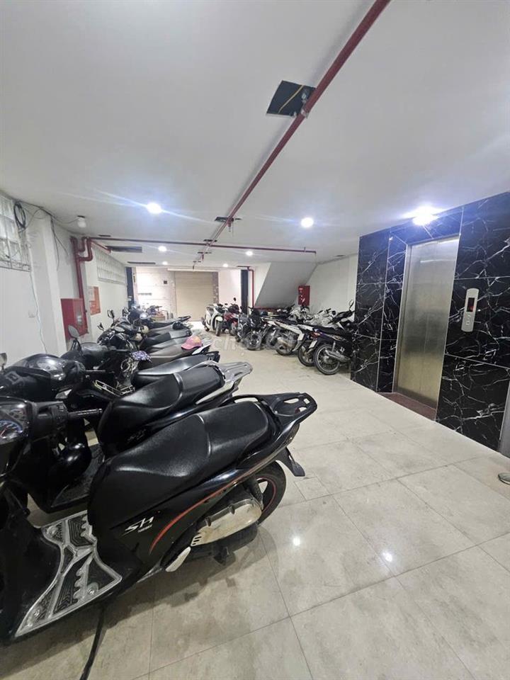 Cho thuê văn phòng 65m2, thiết kế thông sàn, 02 mặt thoáng