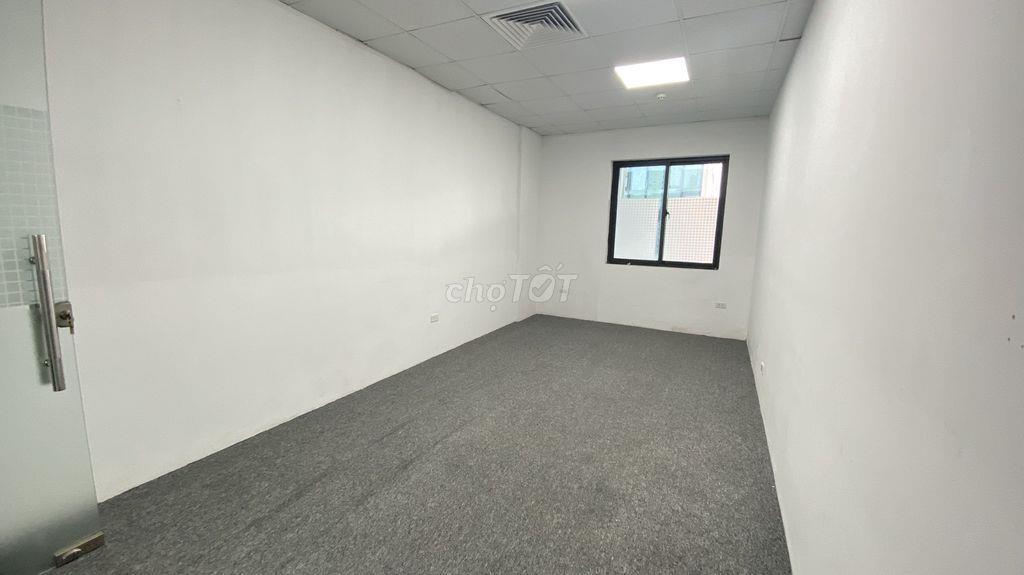 Cho thuê văn phòng cực đẹp Dt 25m2, vuông vắn, không dính cột