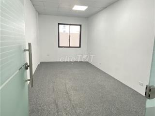 Cho thuê văn phòng cực đẹp Dt 25m2, vuông vắn, không dính cột