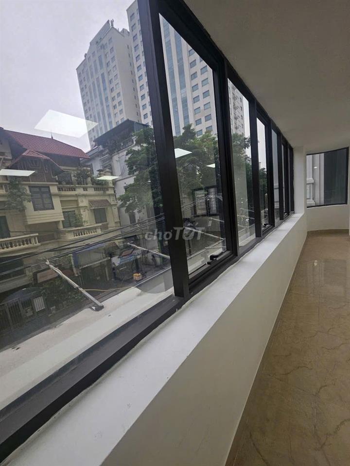 Cho thuê văn phòng dt 55m2, phòng vuông vắn, lô góc, cực thoáng