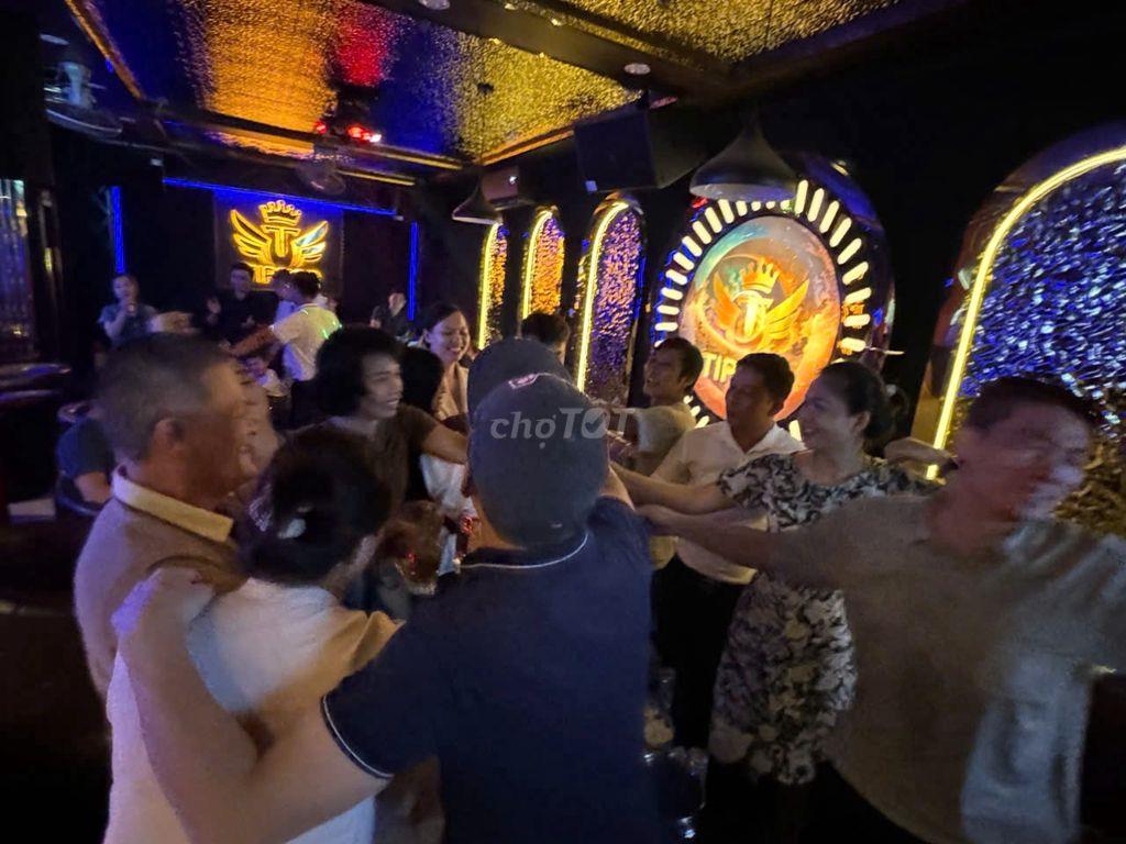 Sang Nhượng Quán Karaoke TIPTOP 189 Quan Hoa, Hà Nội