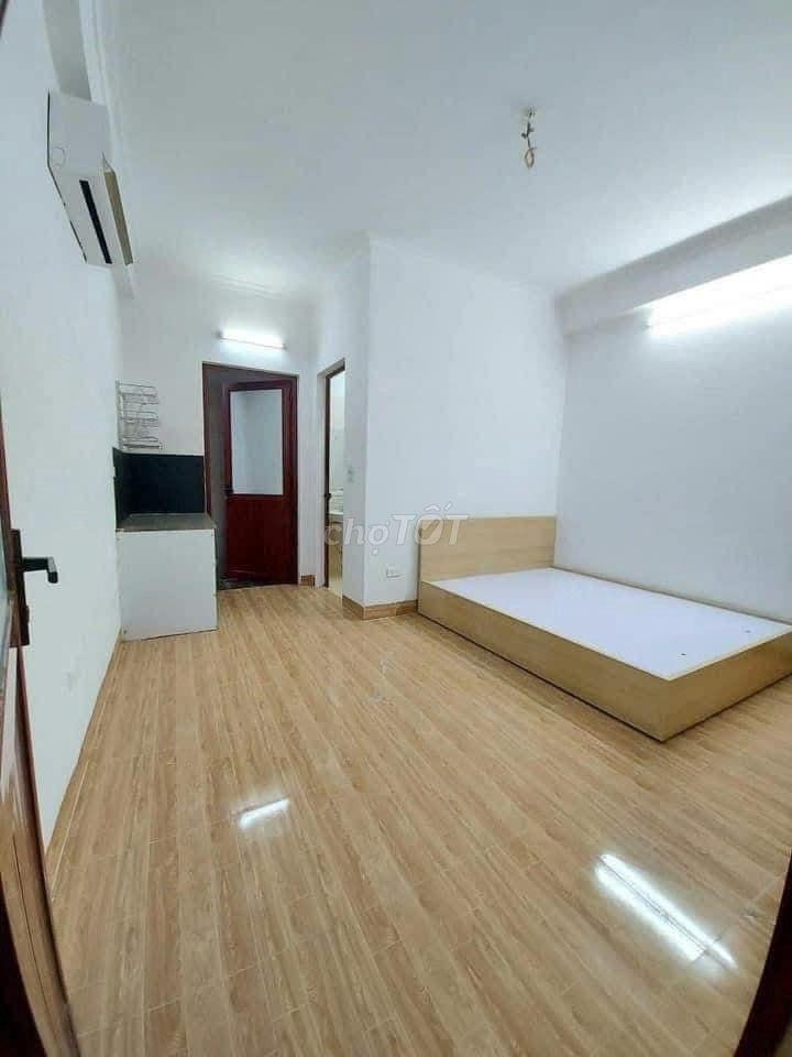 khép kín,điều hòa, nóng lạnh,giường,tủ  2,5tr-2,8tr ngõ 942 láng