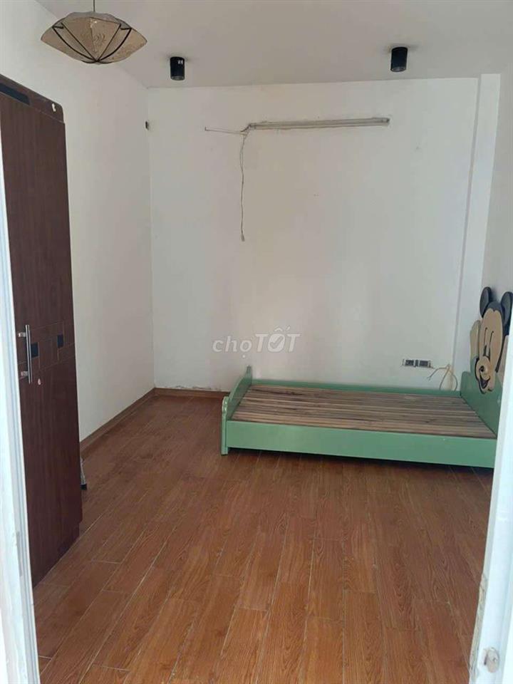 CHO THUÊ CĂN HỘ 80m²,TẦNG 3, 2 PHÒNG NGỦ, GẦN TRƯỜNG HỌC, BẾN XE BUÝT