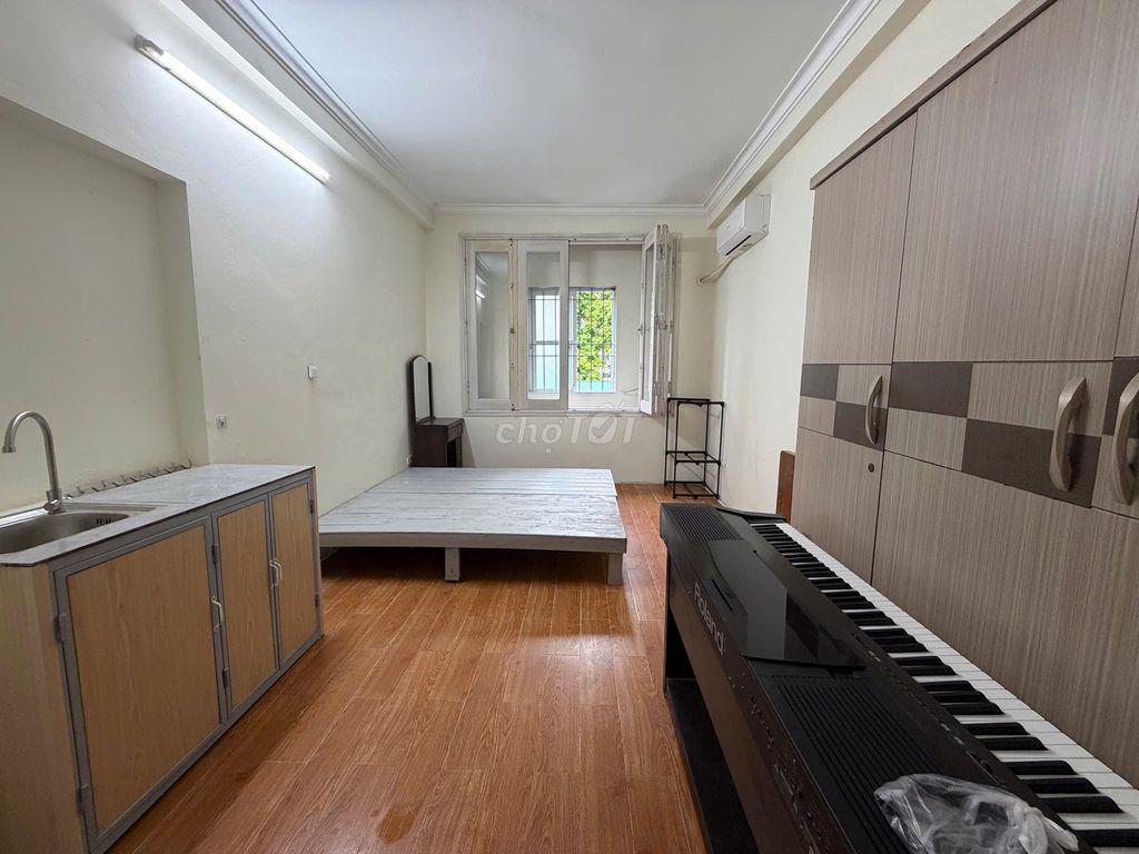 Phòng trọ khép kín 25 m2 trong ngõ 210 Hoàng Quốc Việt