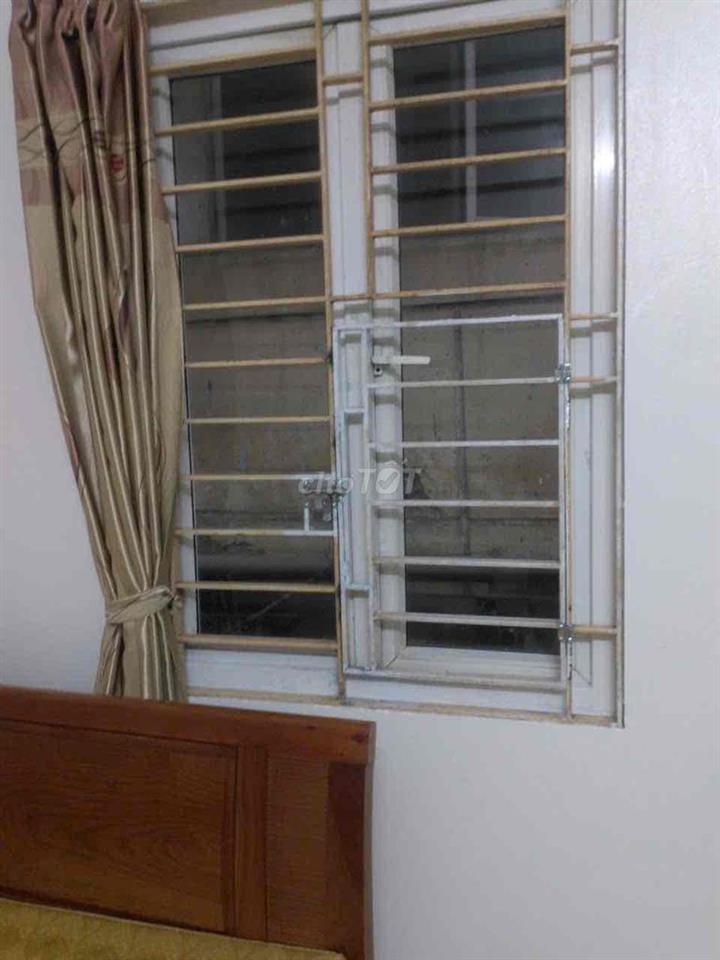Cho thuê phòng trọ 28m2 ngay ngã tư Cầu giấy nội thất đầy đủ mới tinh