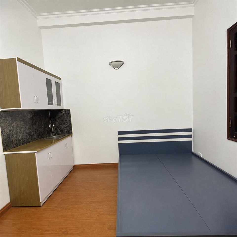 Nhượng phòng Phùng Chí Kiên, Cầu Giấy 25m2 giá 3tr5