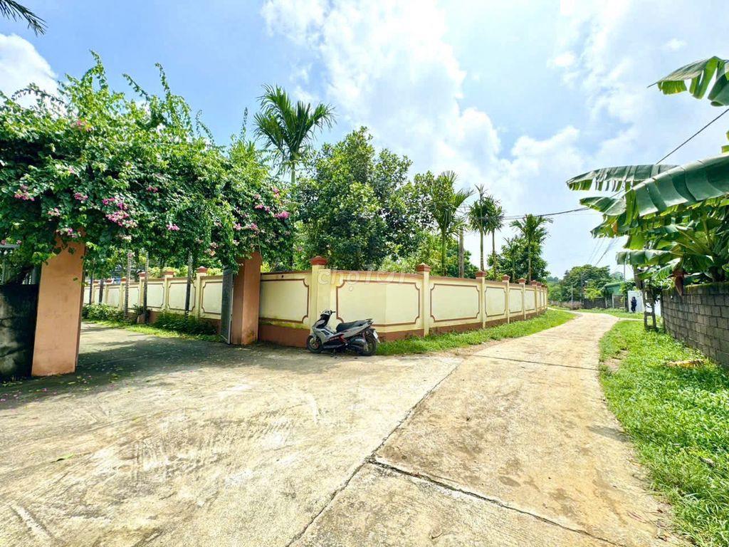 Đất đẹp khuôn viên nhà vườn suối sếu - nhuận trạch - lương sơn