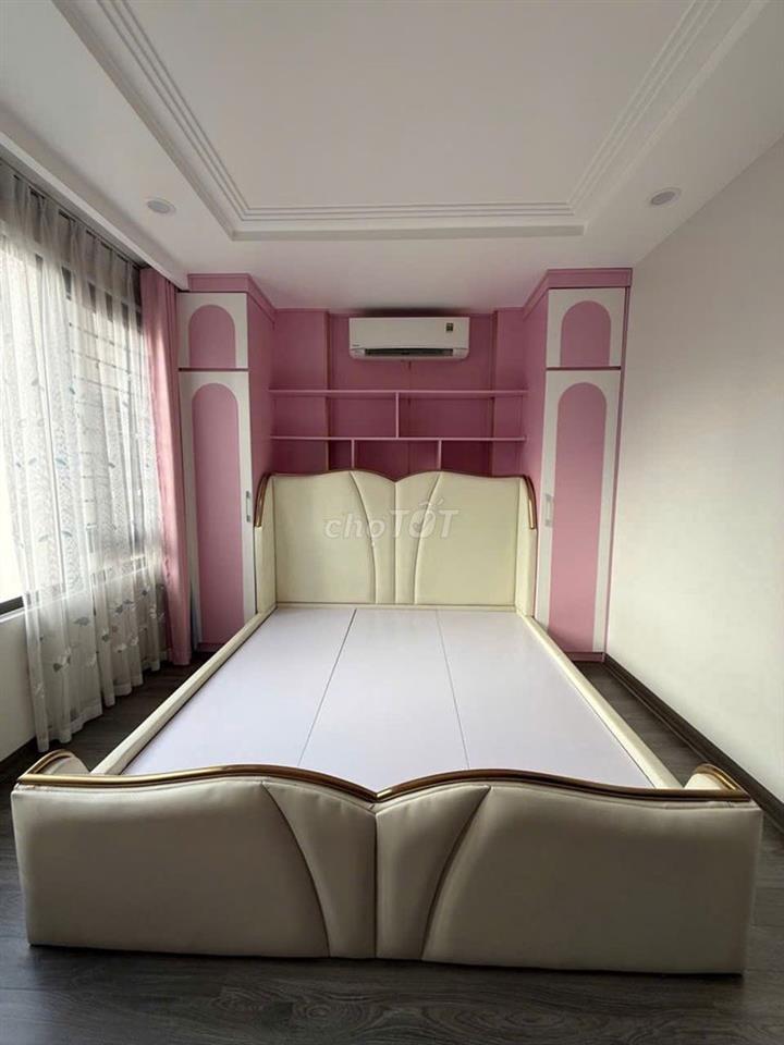 Bán gấp siêu phẩm Gia Thụy Nguyễn Văn Cừ Long Biên Hà Nội