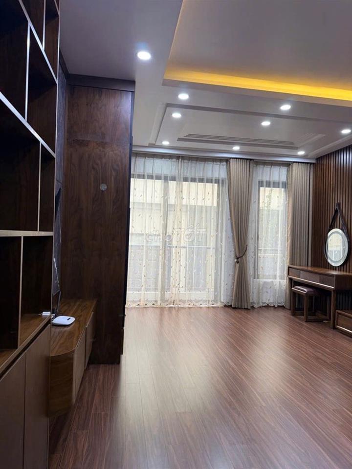 Bán gấp siêu phẩm Gia Thụy Nguyễn Văn Cừ Long Biên Hà Nội