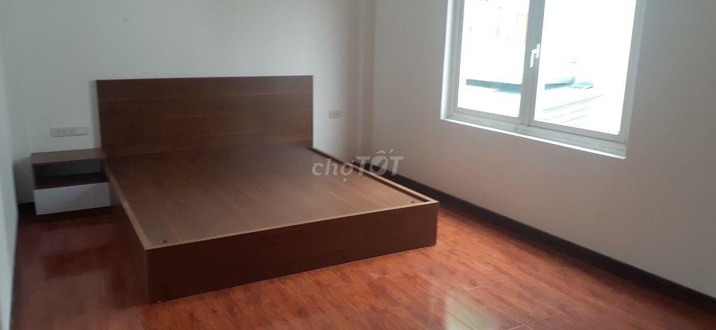Cho thuê nhà ở mới xây ,2 tầng ,200m2 ,sân vườn rộng ,an ninh tốt
