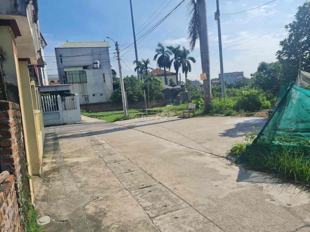 Cần bán gấp lô đất đẹp bìa làng Vân Nội