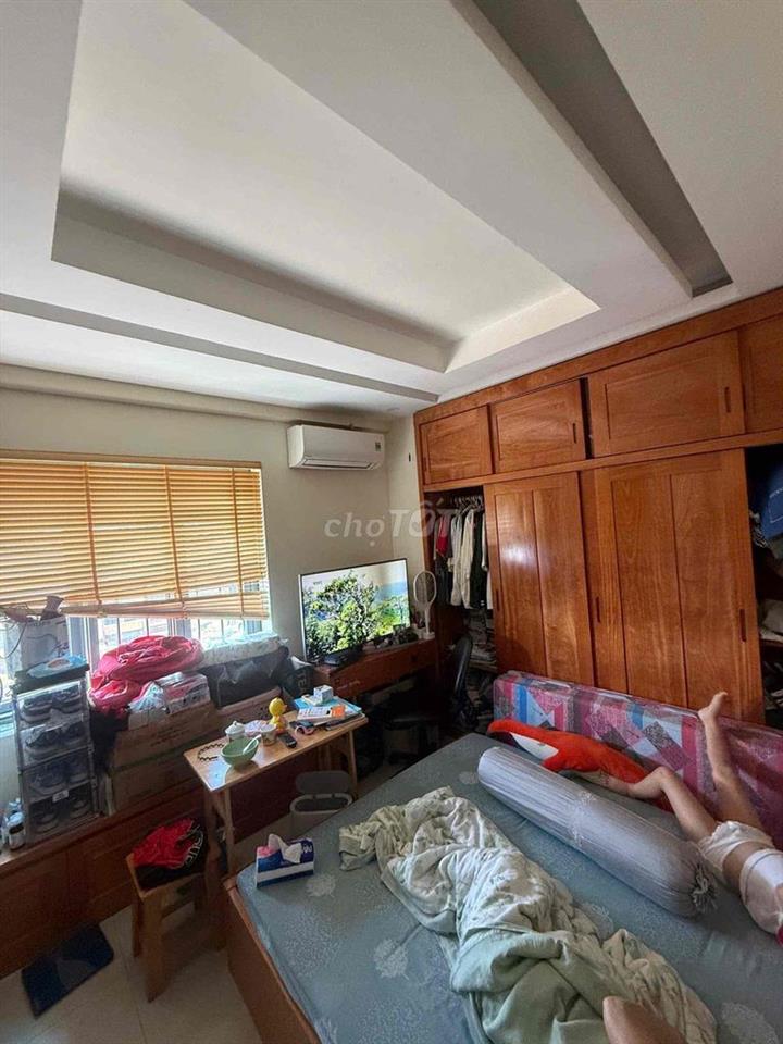 Nhà cc Kim Liên-Phạm Ngọc Thạch, Đống Đa. DT: 80m, T5. Giá 8,8 tỷ