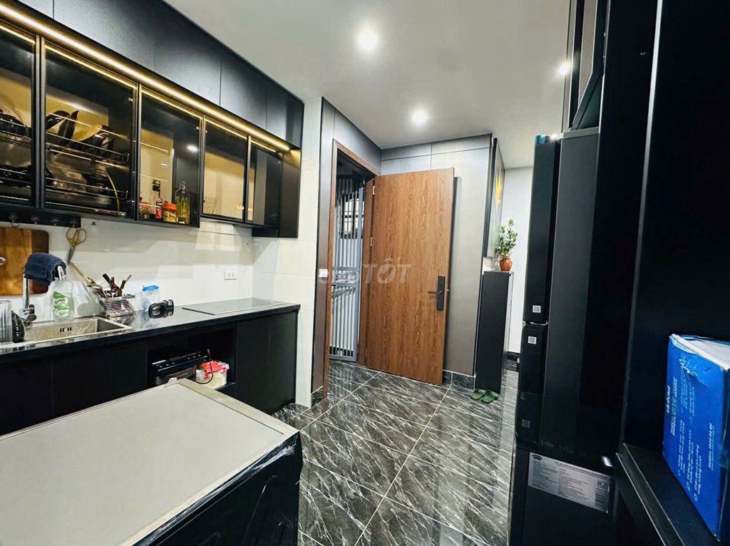Căn hộ tập thể bộ thương mại - đối diện ĐH Y HN - full nội thất đẹp