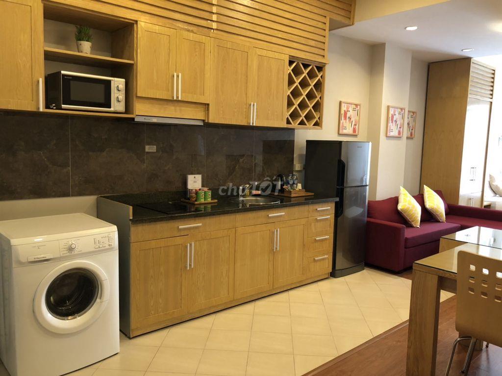 Cho Thuê Căn Hộ Dịch Vụ Studio 70m2 View Hồ Ba Mẫu, Đống Đa, Hà Nội
