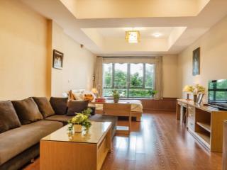 Cho Thuê Căn Hộ Dịch Vụ Studio 70m2 View Hồ Ba Mẫu, Đống Đa, Hà Nội