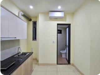 Cho thuê căn hộ tầng 3, DT 28m2 kép kín, full đồ, ô tô đỗ cửa, 4,5tr