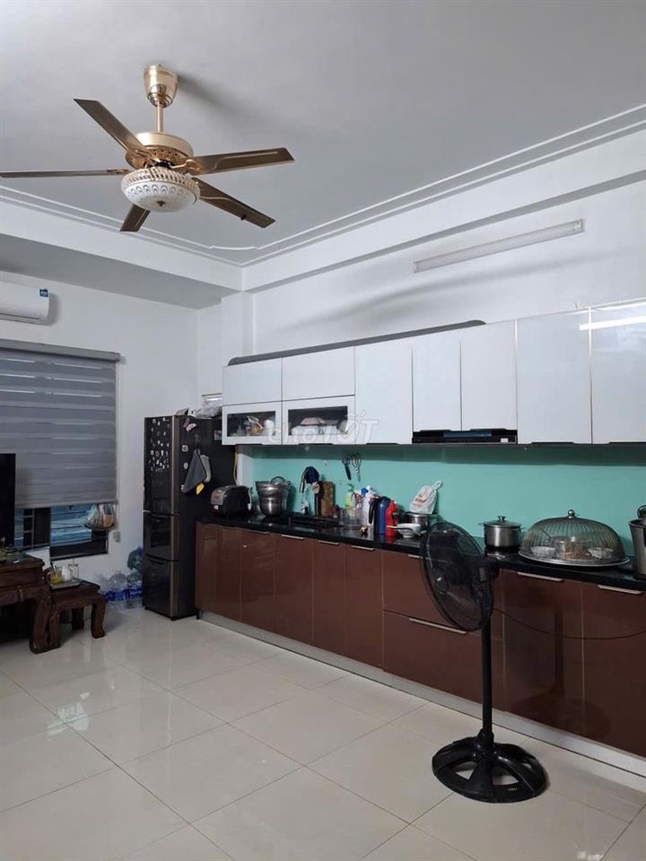 Nhà 32m2 x 7 tầng, THANG MÁY, MỚI - ĐẸP, ngõ 2 ô tô tránh,  12 tỷ
