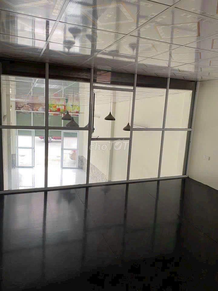 Cho thuê MBKD - Nhà Mặt Phố Hồng Đô, 60m2, vỉa hè rộng, 15 tr/ tháng