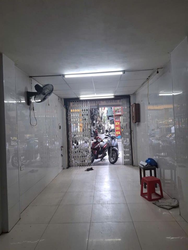 Cho thuê nhà MẶT PHỐ Đội Cấn, 30m2 x 4 tầng giá 20 tr/ tháng