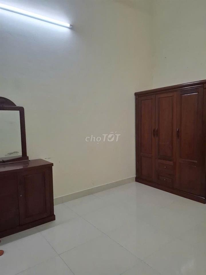 Cho thuê nhà tại ngõ 68 Đội Cấn, 40 m2, SẠCH - ĐẸP, đủ đồ, 5 tr/ tháng