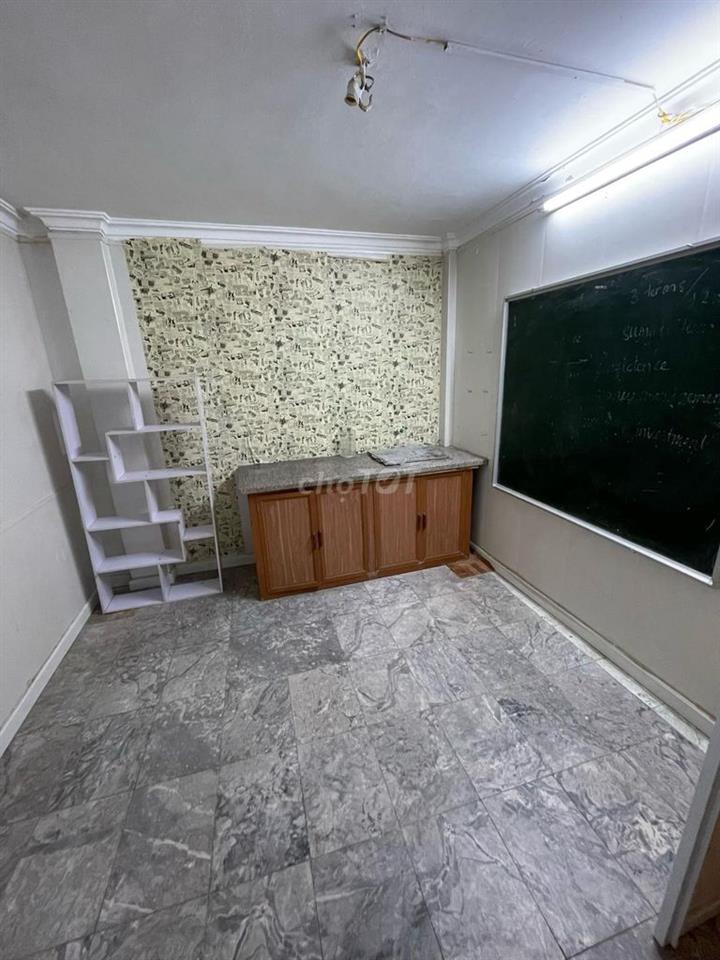 Cho thuê VP/cửa hàng 60m2 mặt phố 46 Quốc Tử Giám 15triệu/tháng nở hậu