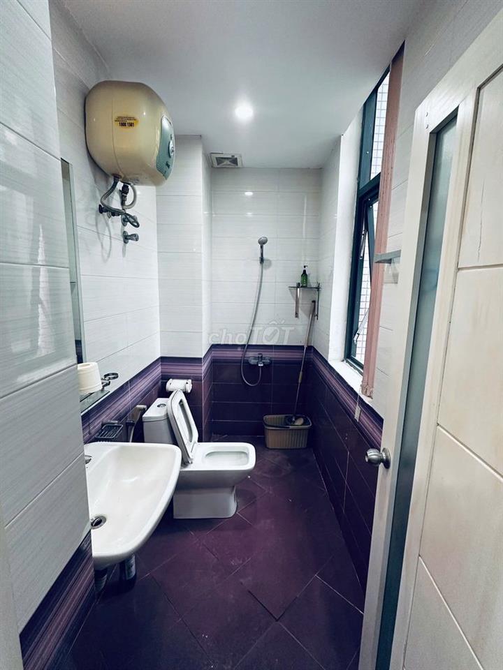 Cho thuê căn hộ tầng 4 nhà số 30 phố Trần Quang Diệu