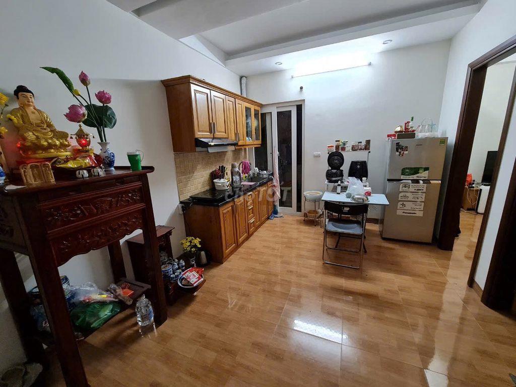 Cho thuê  ccmn căn góc thoáng đẹp 2 phòng ngủ tầng 5