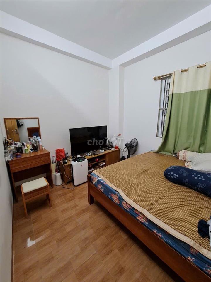 Cho thuê  ccmn căn góc thoáng đẹp 2 phòng ngủ tầng 5