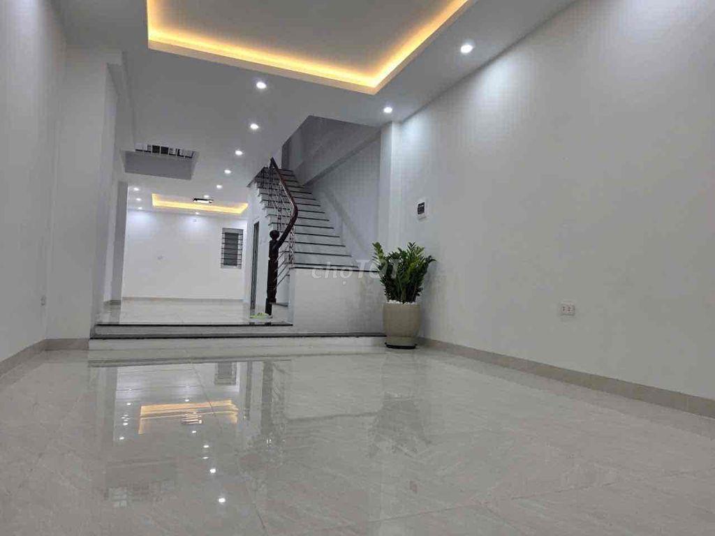 Tiếp tục hạ chào 2 tỷ-Santafe ngủ trong nhà-*** 01 căn Lê Trọng T