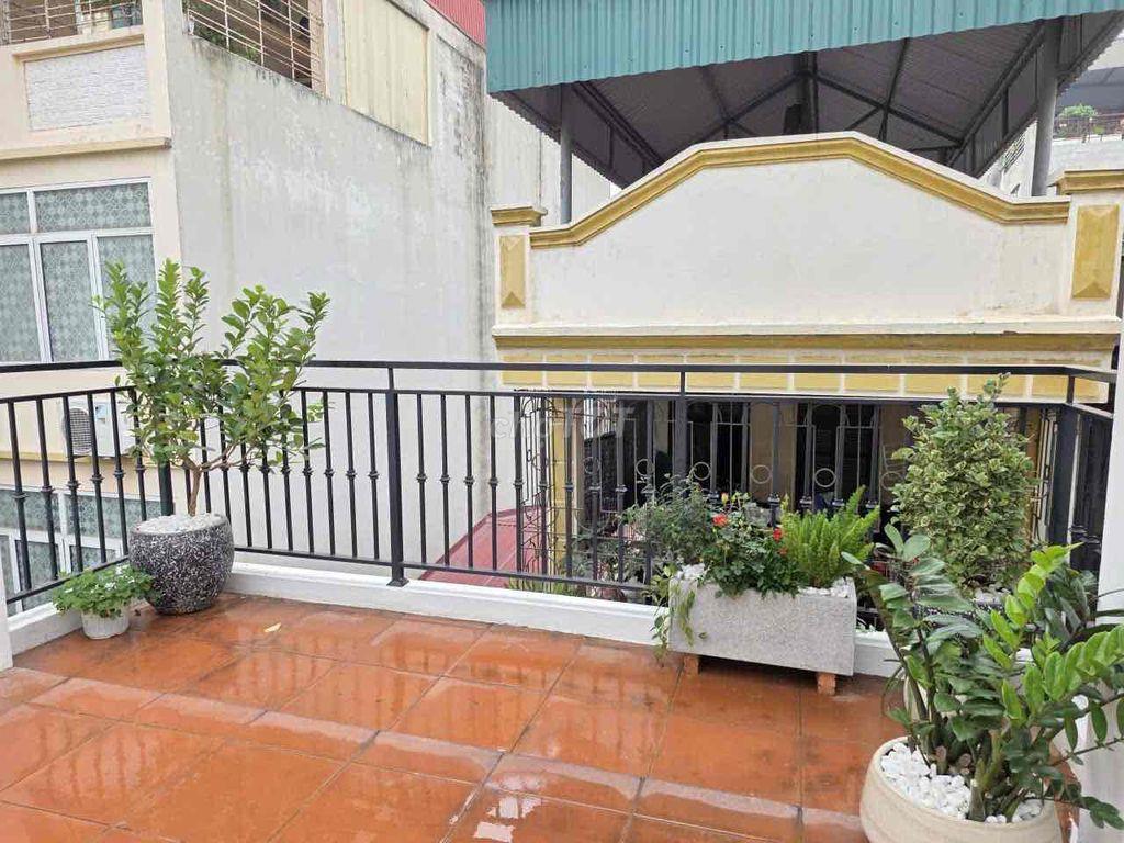 Tiếp tục hạ chào 2 tỷ-Santafe ngủ trong nhà-*** 01 căn Lê Trọng T