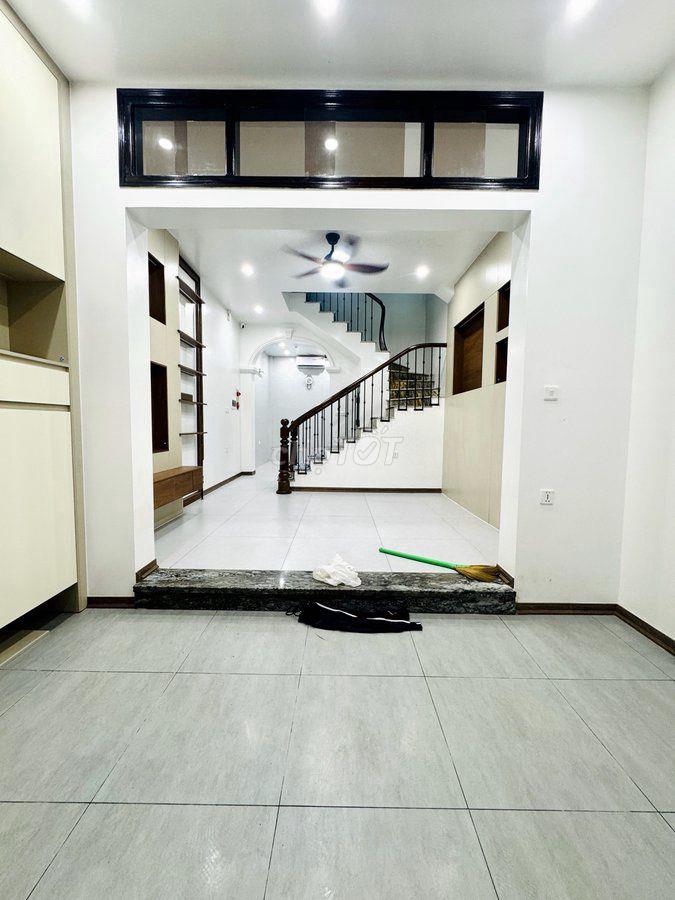 BÁN NHÀ PHỐ TRƯỜNG CHINH - 3 THOÁNG - NHÀ MỚI ĐẦY ĐỦ NỘI THẤT