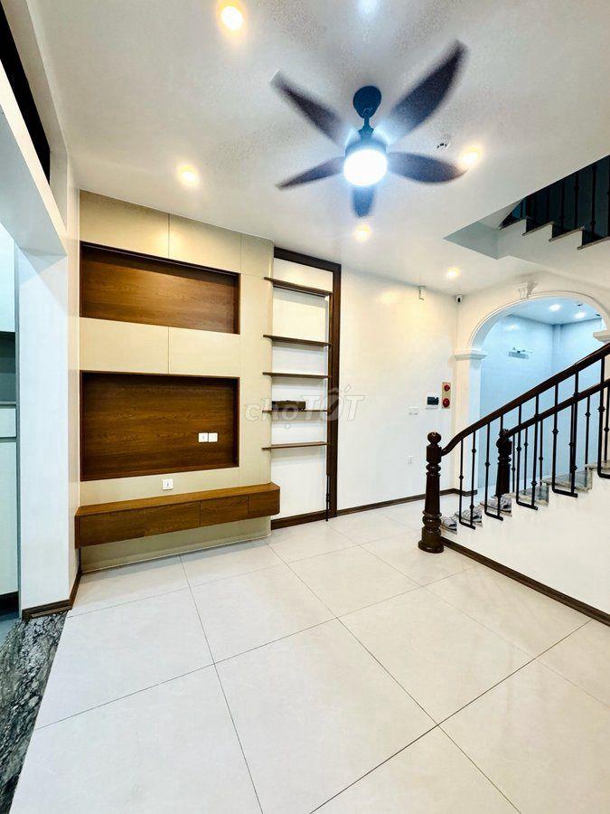 BÁN NHÀ PHỐ TRƯỜNG CHINH - 3 THOÁNG - NHÀ MỚI ĐẦY ĐỦ NỘI THẤT