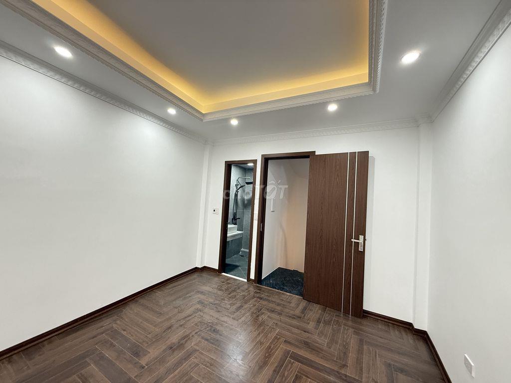HIẾM – NHÀ MỚI THÁI THỊNH 6 TẦNG – Ở NGAY CHỈ 9.5 TỶ