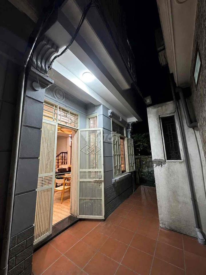 HIẾM! Nhà Hai Bà Trưng 35m² x 4T - 10m Ra Ô Tô - Nhà Dân Xây Chắc