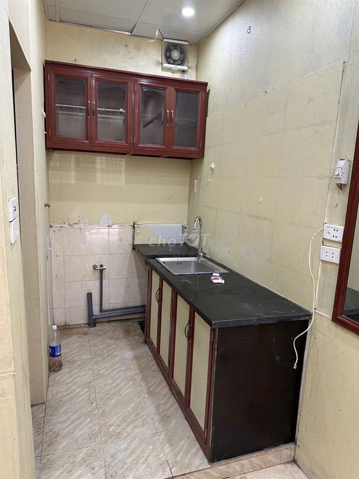Cho thuê nhà 2 tầng gần trường, chợ, phố ngõ to